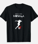 Kick It Like Musia T Shirt Schwarz (1)